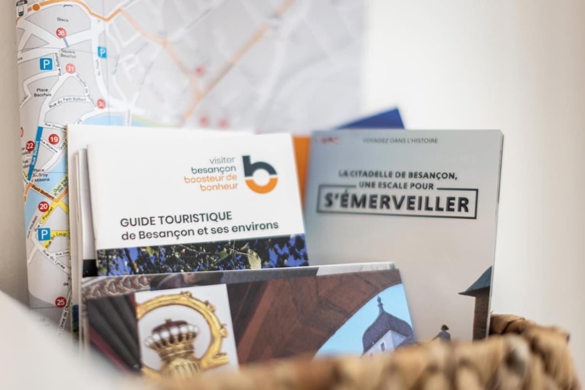 Appartement Le 17 Madeleine à Besançon Extérieur photo